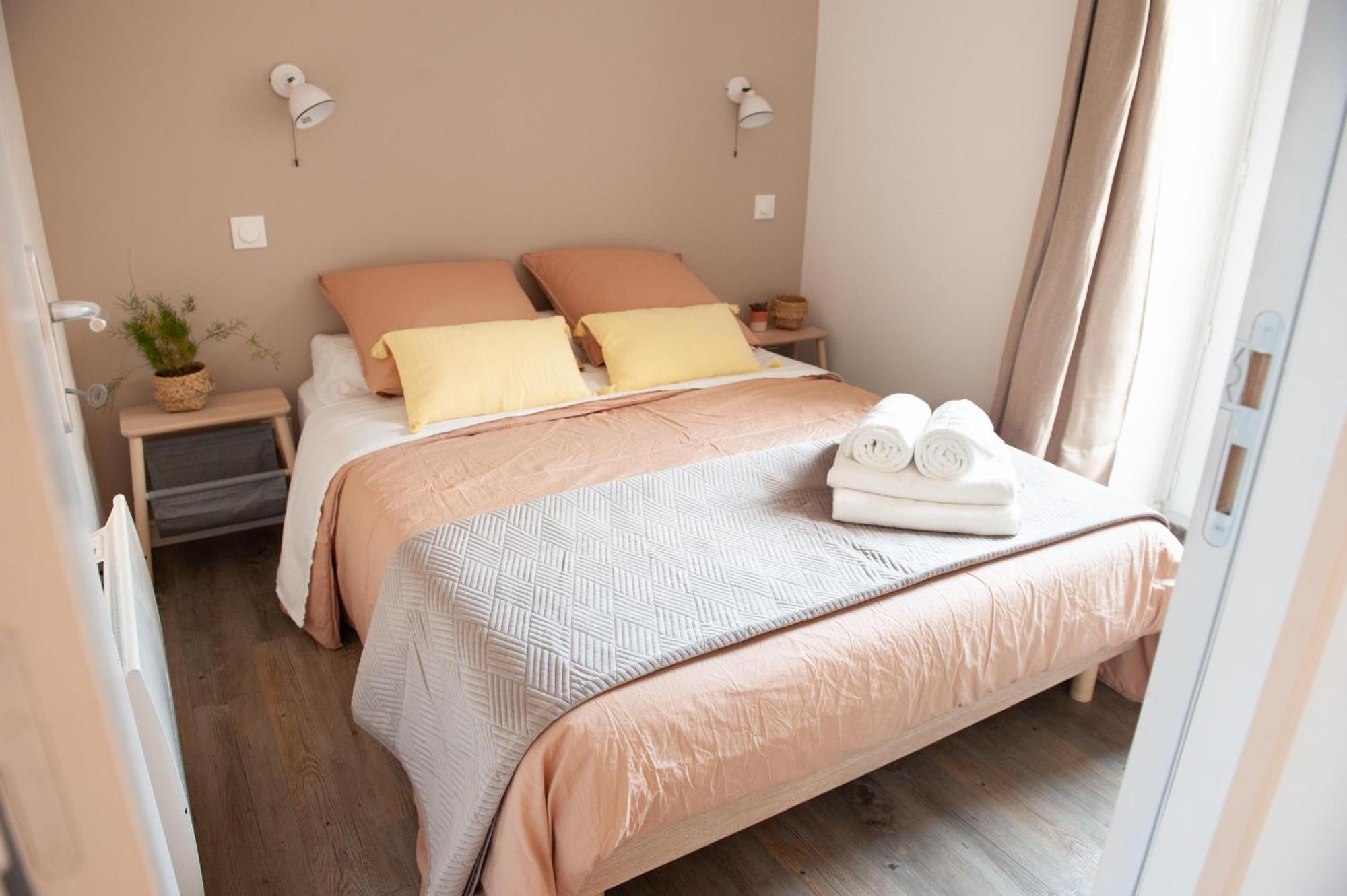 Immeuble De 3 Appartements Avec Cour Interieure Brest Esterno foto