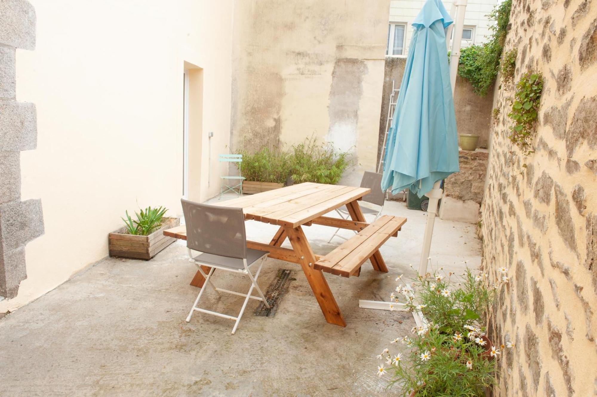 Immeuble De 3 Appartements Avec Cour Interieure Brest Esterno foto